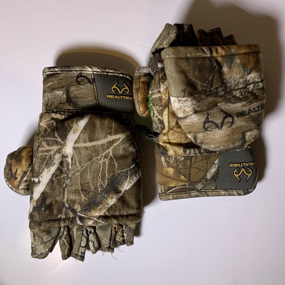 Realtree Brown Insulated Fingerless Gloves